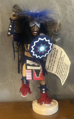 Vintage Navajo Kachina Puppe Speerträger Indianer signiert Adler