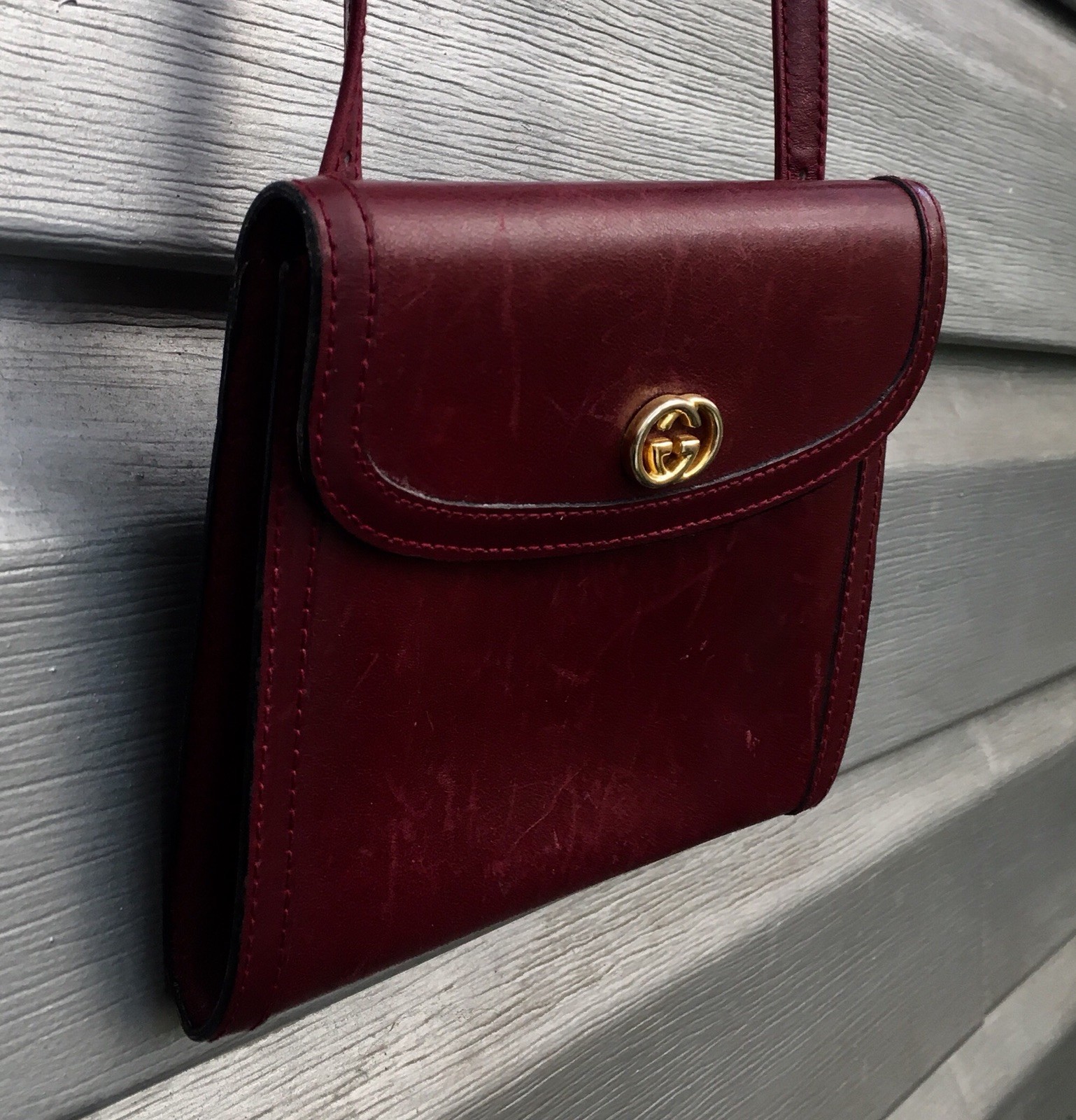 GUCCI Vintage Bordeaux Distressed Leather Square Cross Body Handbag RARE!! image 3