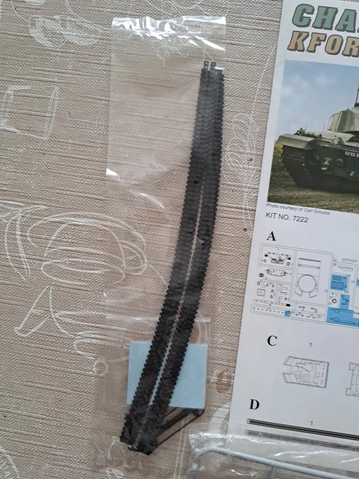 Challenger 2 KFOR Dragon 1/72 As New+ Many Spare Bits - Immagine 3 di 4