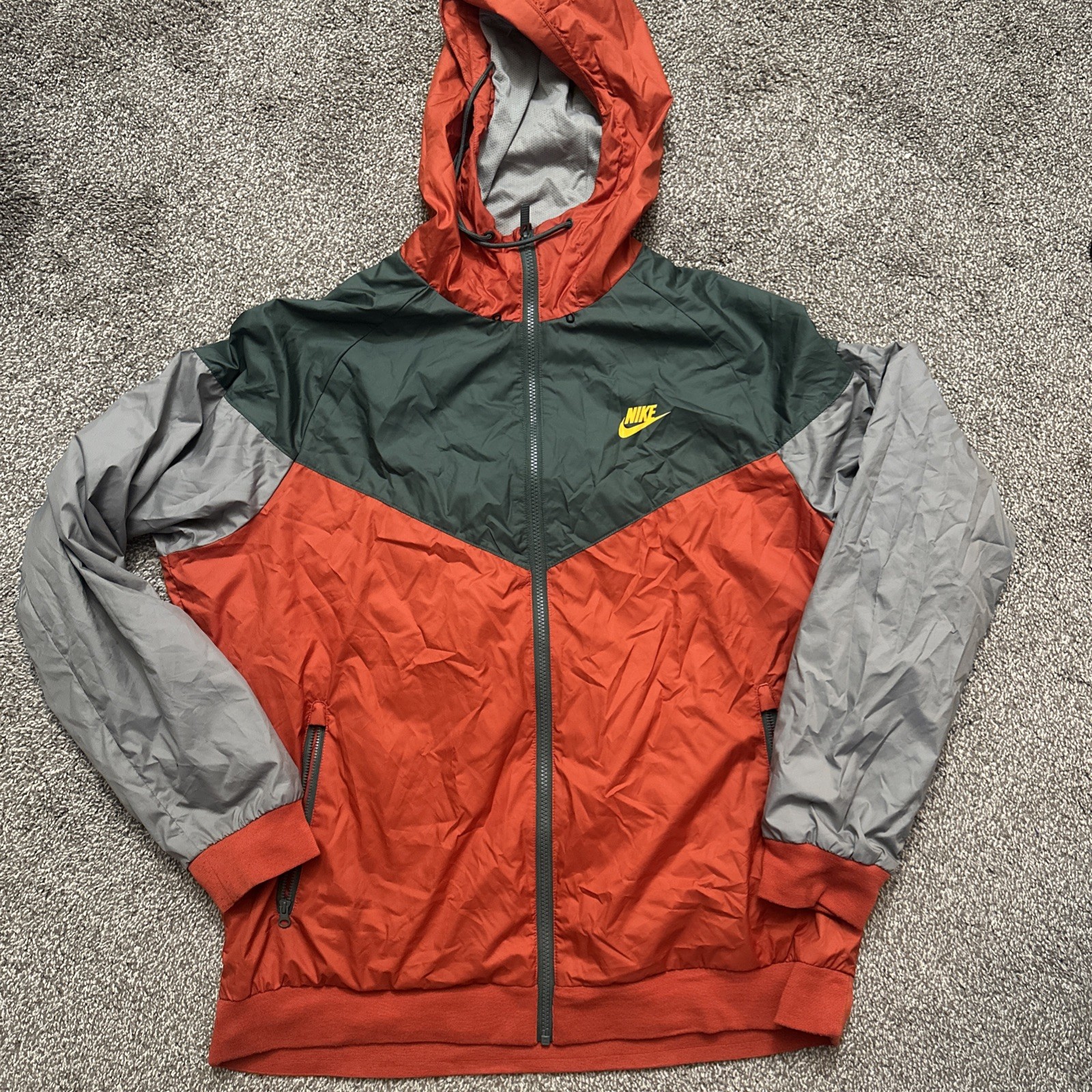 SACAI X NIKE Nike Sportswear Giacca a vento Windrunner Grigio Arancione Verde Uomo Large XL