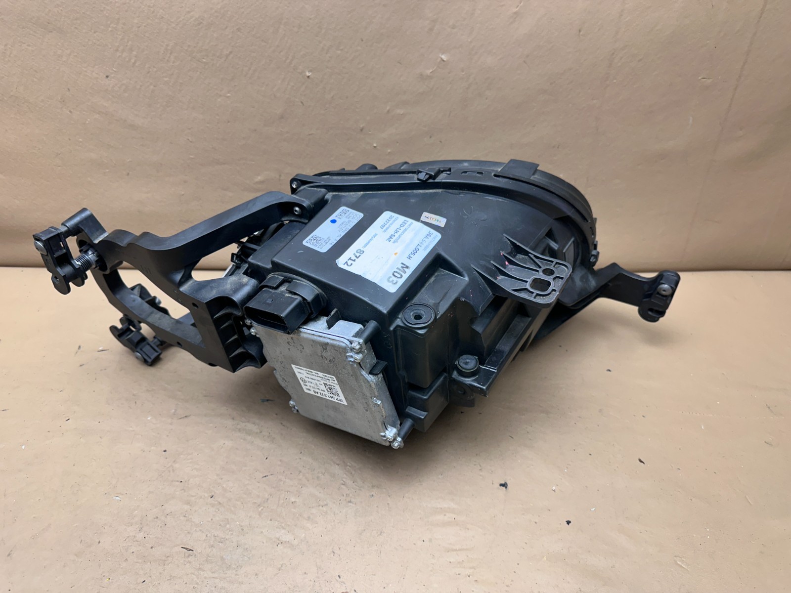 2017-2020 Bentley Bentayga Headlight LED Left Driver LH Side OEM 36A.941.005.H