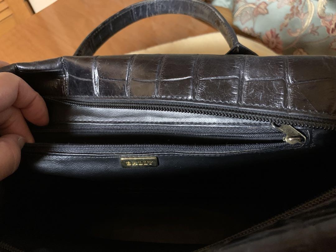 Bally Black Crocodile Boston Bag Matte Leather Large Lightweight