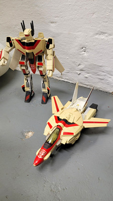 TWO Vintage 1985 Hasbro Transformers G1 Jetfire