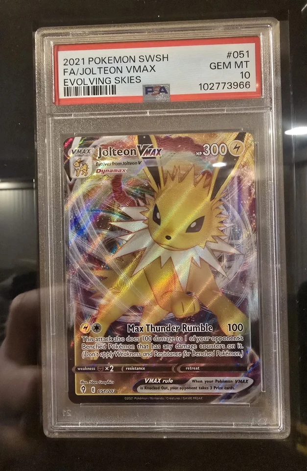 Jolteon VMAX 051/203 SWSH07: Evolving Skies Holo - Image 3 of 3