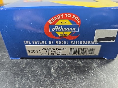 Athearn Ready To Roll HO 92611 Western Pacific 85' Flat Car W/2-40' Trailers - Picture 4 of 4