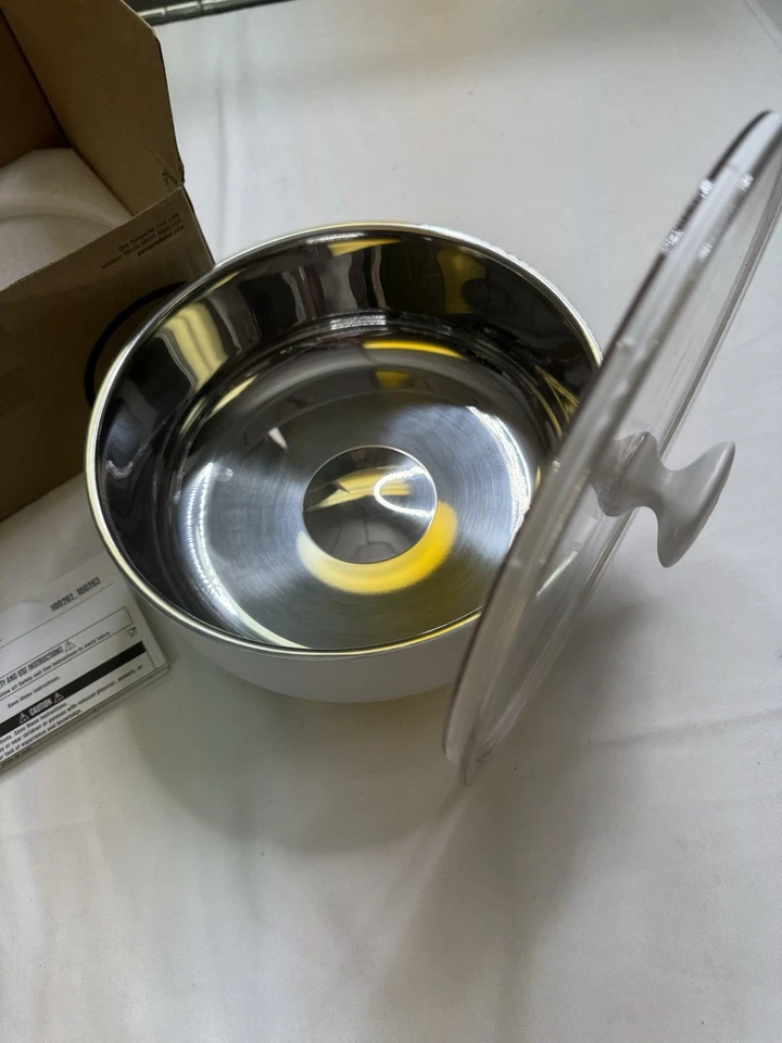 PAMPERED CHEF 2.5-QT. INSULATED SERVING BOWL stainless steel serving bowl - Image 3 of 4