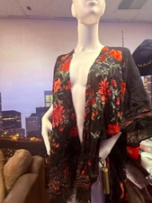 American Eagle Embrace Effortless Style: Lightweight Floral Print Poncho