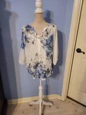 AB Studio Size Small Blouse Womens White And Blue Floral 