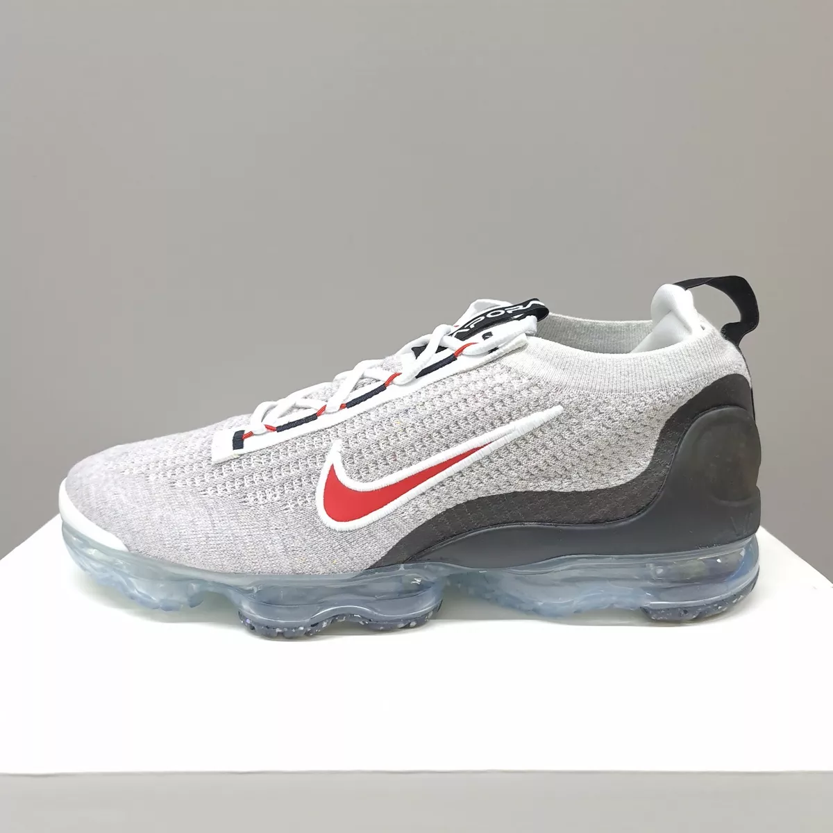 Vapormax black shop white red