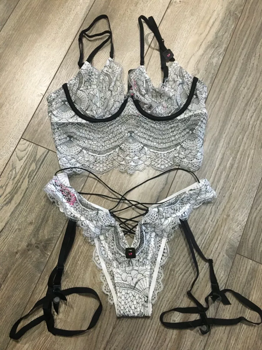 La SENZA, Intimates & Sleepwear