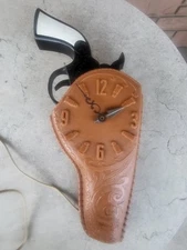 Herold SPARTUS Gun Wall Clock Model .45 USA Vintage Cowboy Tested Works 😃😍😎
