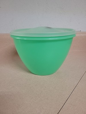 VTG Tupperware 679 Jadeite Green Crisp-It Lettuce Keeper Bowl w/Lid NO Spike