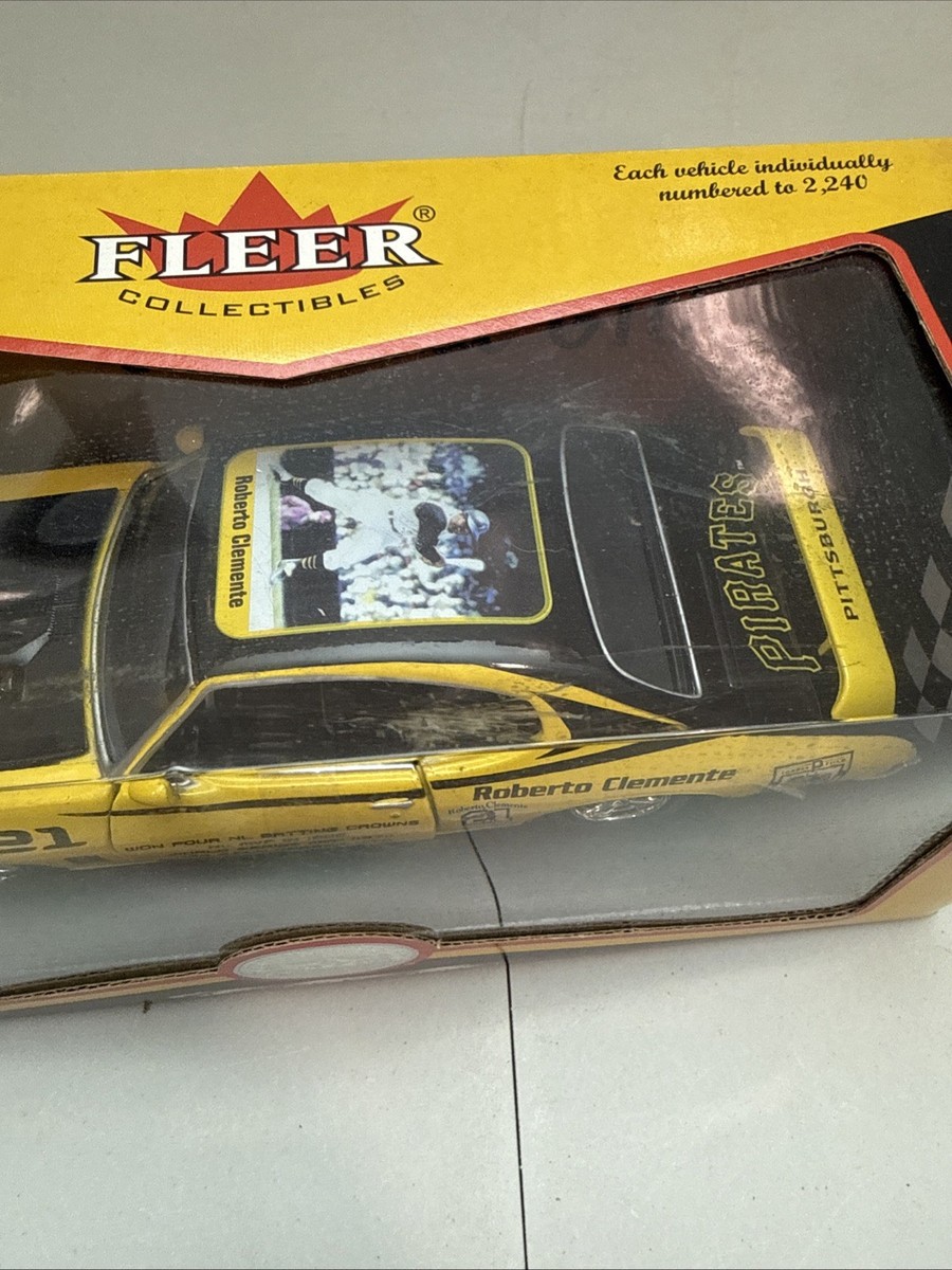 Fleer Collectibles '69 Pontiac GTO Pittsburgh Pirates Roberto