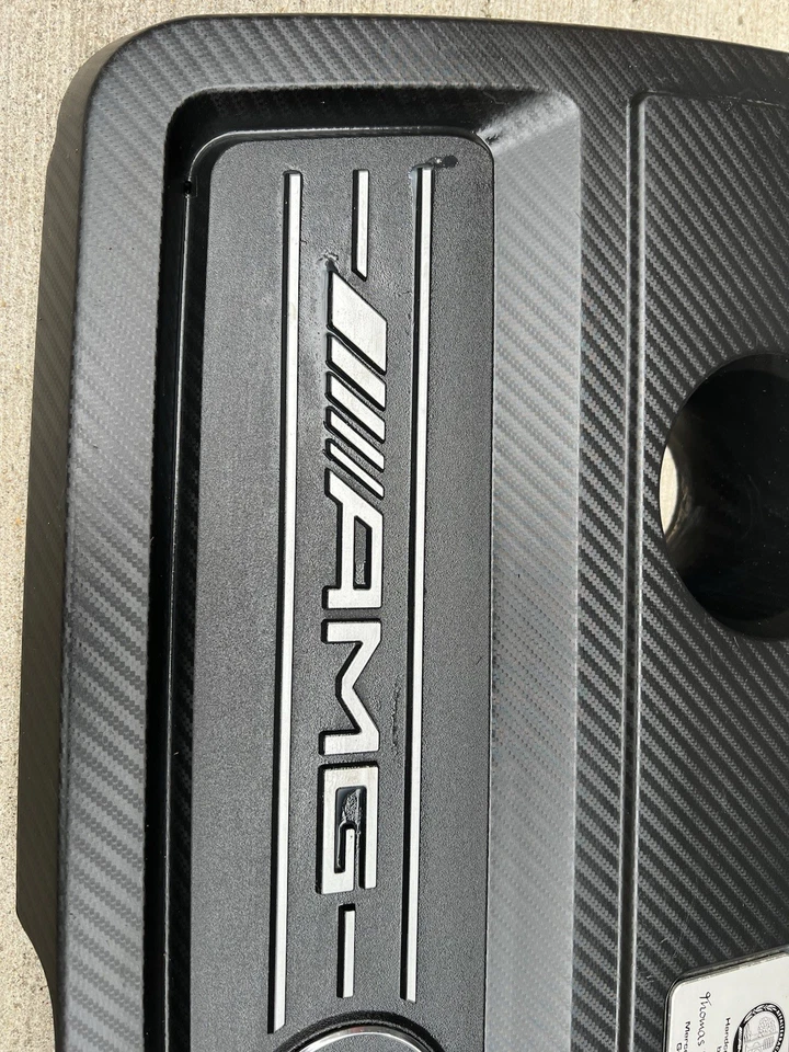 Mercedes-Benz C117 CLA45 GLA 45 AMG Engine Cover A1330105500 — 第 3/4 张图片