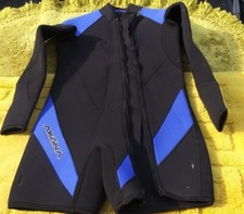 AKONA Adventure Gear Shorty Black  Blue Wetsuit Adult Men's Size L Neoprene
