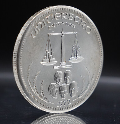 1972 Universaro World Trade Unit 1oz 999 FINE Silver round C4024