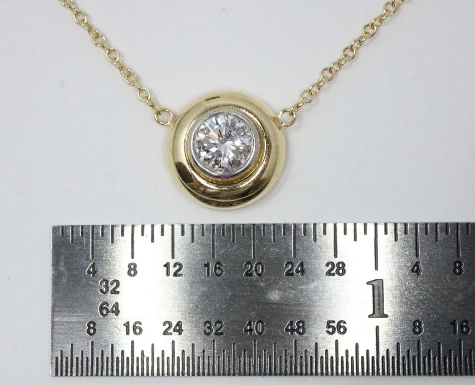 Collar colgante solitario de diamantes de 18 quilates Tiffany & Co platino de 0,37 quilates VS1/I $5.000 Foto 4 de 4