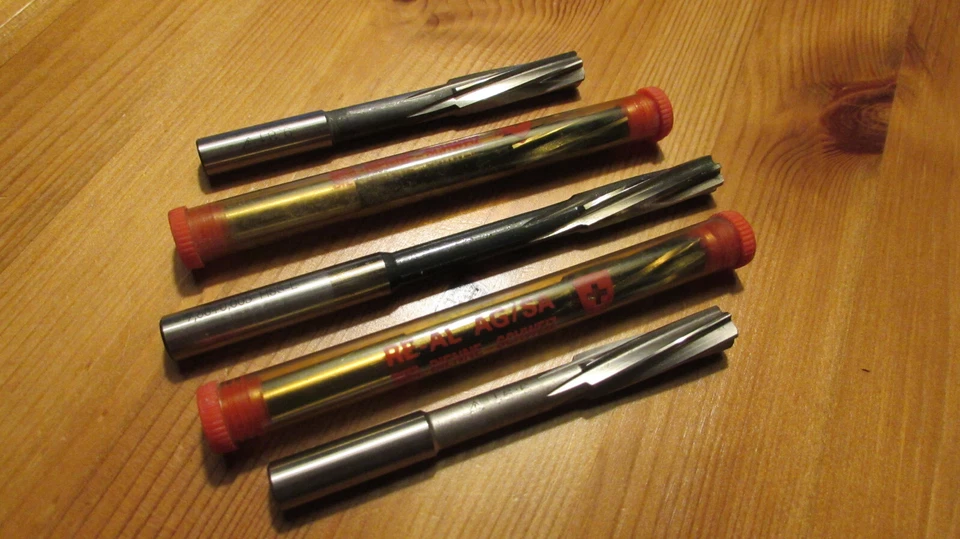 MARKENLOS NC Maschinenreibahlen Reibahlen 9,01-9,99mm unbenutzt HSS