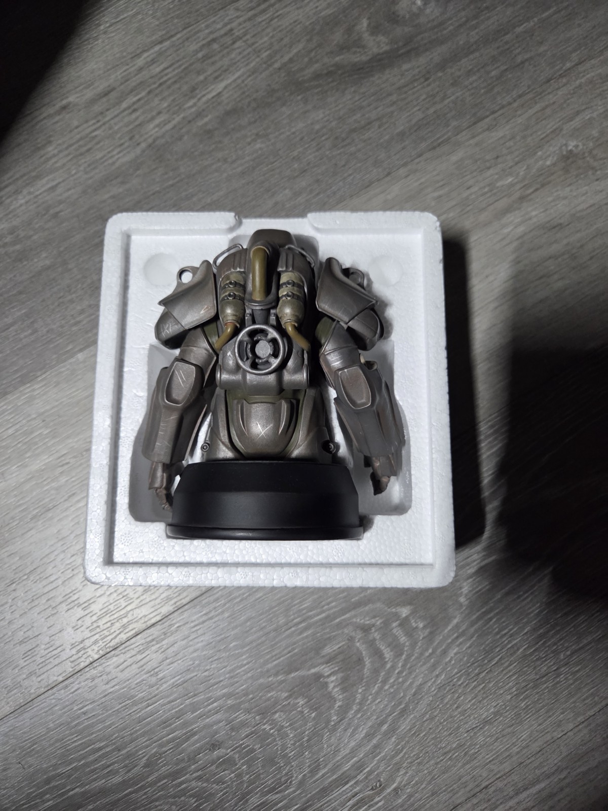 Thinkgeek Fallout 4 T-60 Power Armor Bust 6.5" Poly Resin Statue Figure Bethesda