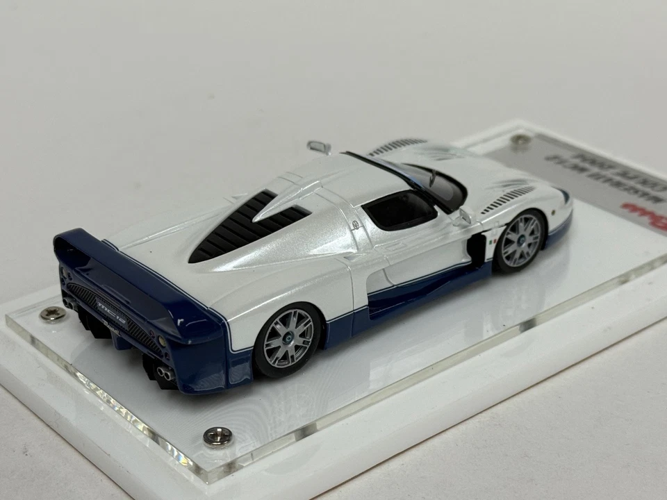 1/43 Rosso Models Build of Maserati MC12 cupé 2004 blanco perla/azul ABG278 Foto 3 de 4