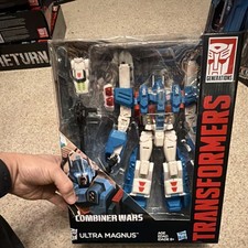 Hasbro Transformers Combiner Wars Ultra Magnus & Minimus Ambus Transforming Fig