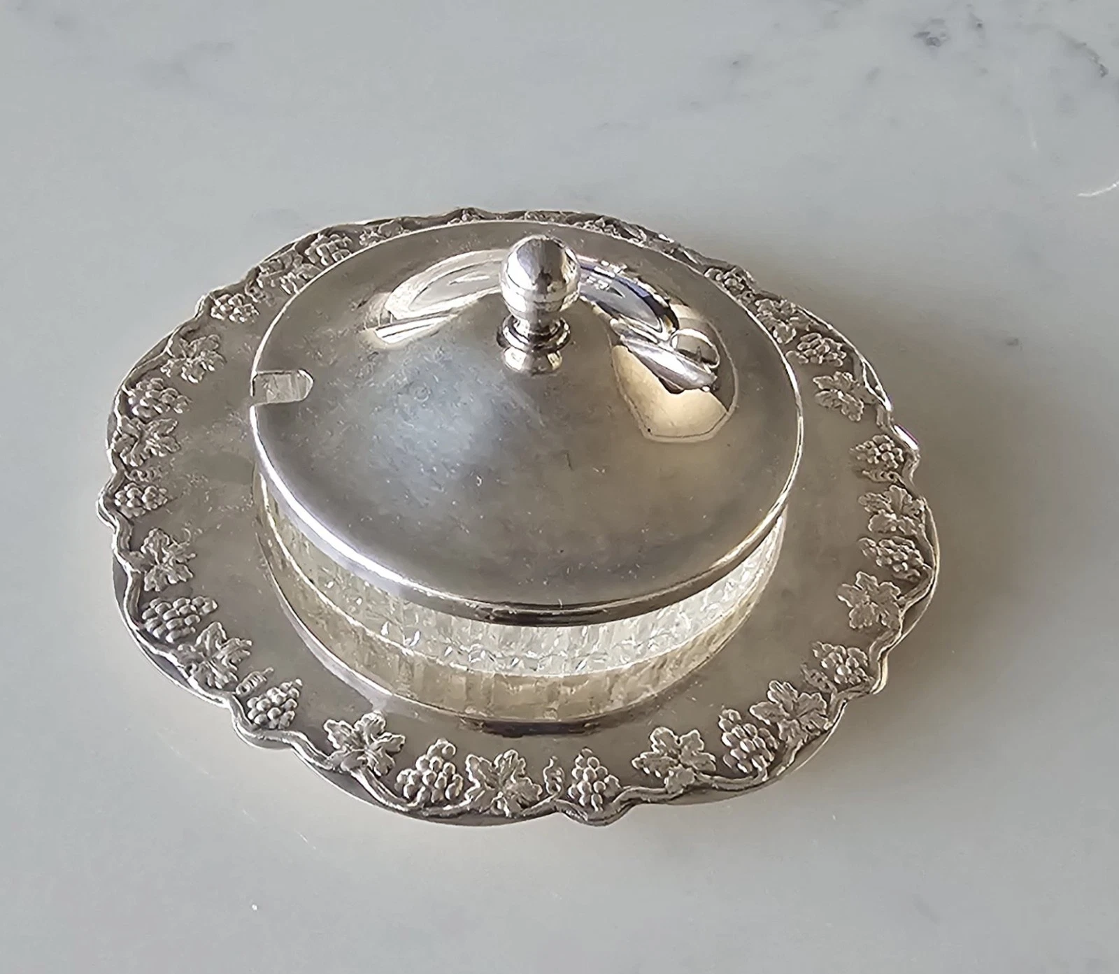​Vintage Renown EPNS A1 Silver Plated Butter Dish with Glass Insert & Lid