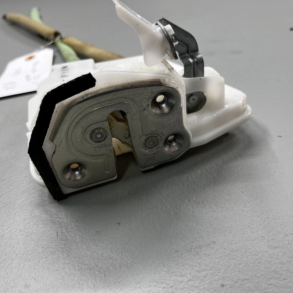 2017-2021 MAZDA CX-5 REAR RIGHT PASS SIDE DOOR LOCK LATCH ACTUATOR ASSEMBLY OEM - Image 4 of 4