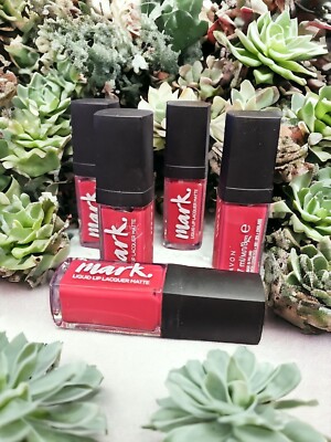 Avon mark. Liquid Lipstick Lippenstift matt Farbe beauty junkie Pink Kuss Mund