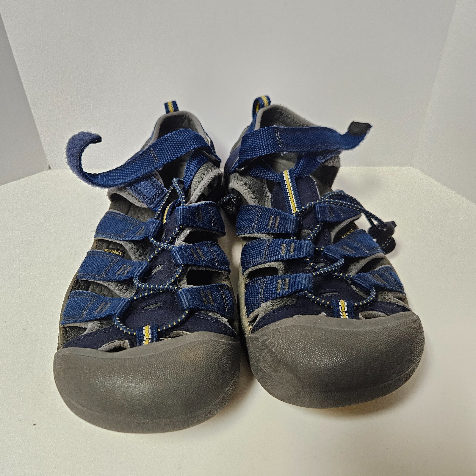 Sandali Keen taglia 6US blu scuro grigio punta chiusa scarpa acqua escursionismo