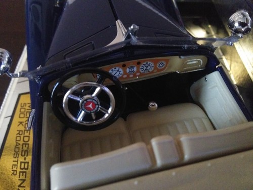 1/20 Burago 1936 Mercedes-Benz 500 K Roadster Navy Blue Special Collection 1:20 - Picture 4 of 8