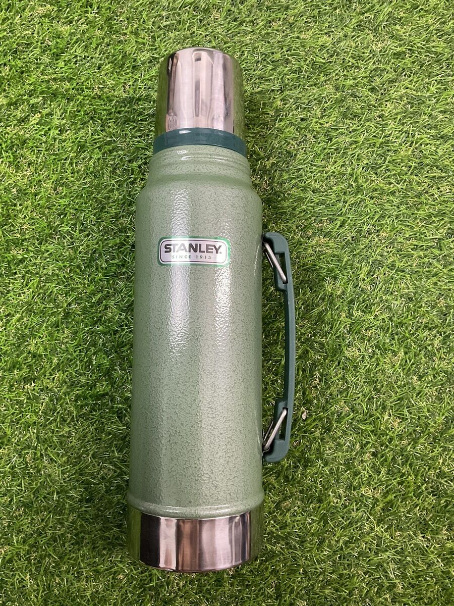 Stanley Classic 1.1 Qt Vacuum Bottle Green/Stainless Steel Stanley Classic 1.1 Qt Vacuum Bottle Green/Stainless Steel
