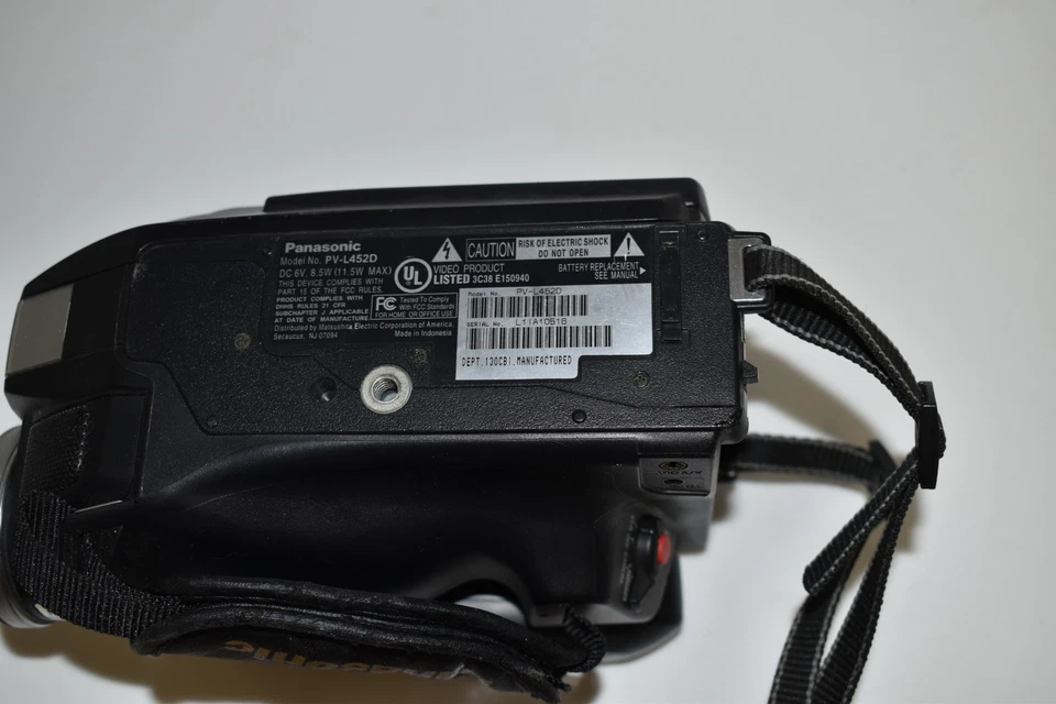 Panasonic Palmcorder VHSC PV-L452D Camcorder (TOL92) - Image 3 of 3