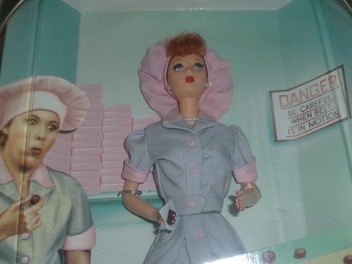NEW I LOVE LUCY DOLL LUCILLE BALL AS LUCY RICARDO JOB SWITCHING MATTEL 1998 NIB - Picture 2 of 5