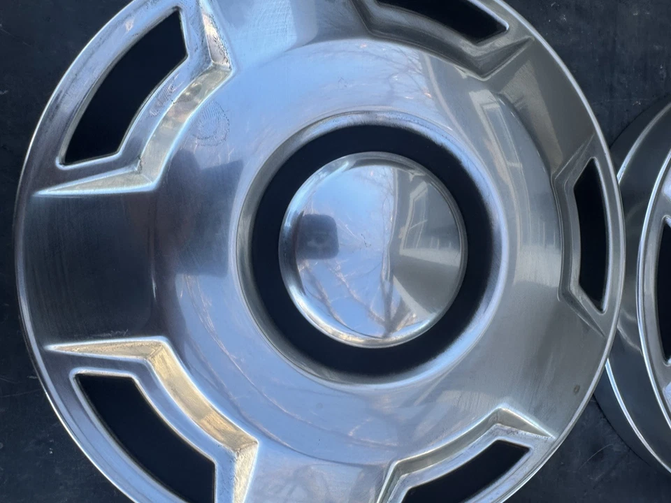 1975 - 1991 年福特 F150 1/2 吨卡车工厂狗碟轮毂盖 D7TA-1130-BA 4 件套 — 第 2/4 张图片