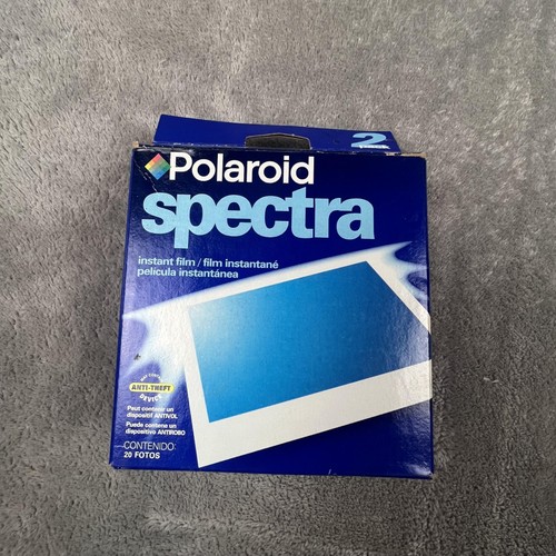 Film Polaroid Spectra BW – Noir Et Blanc – Périmé 2018 – Paquet De 8