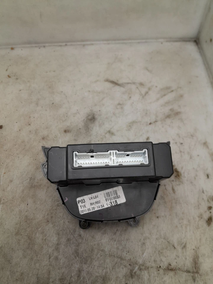 Commande de chauffage 972502V220BLH Hyundai VELOSTER - Photo 3/4