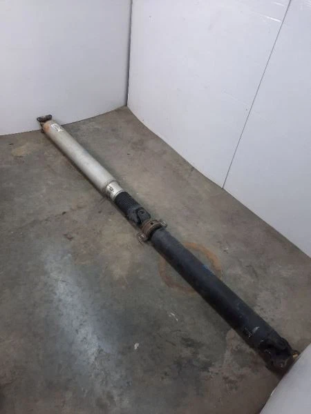 2010-2019 Toyota Tundra Rear Drive Shaft 4WD 4.6L OEM - Image 3 of 4