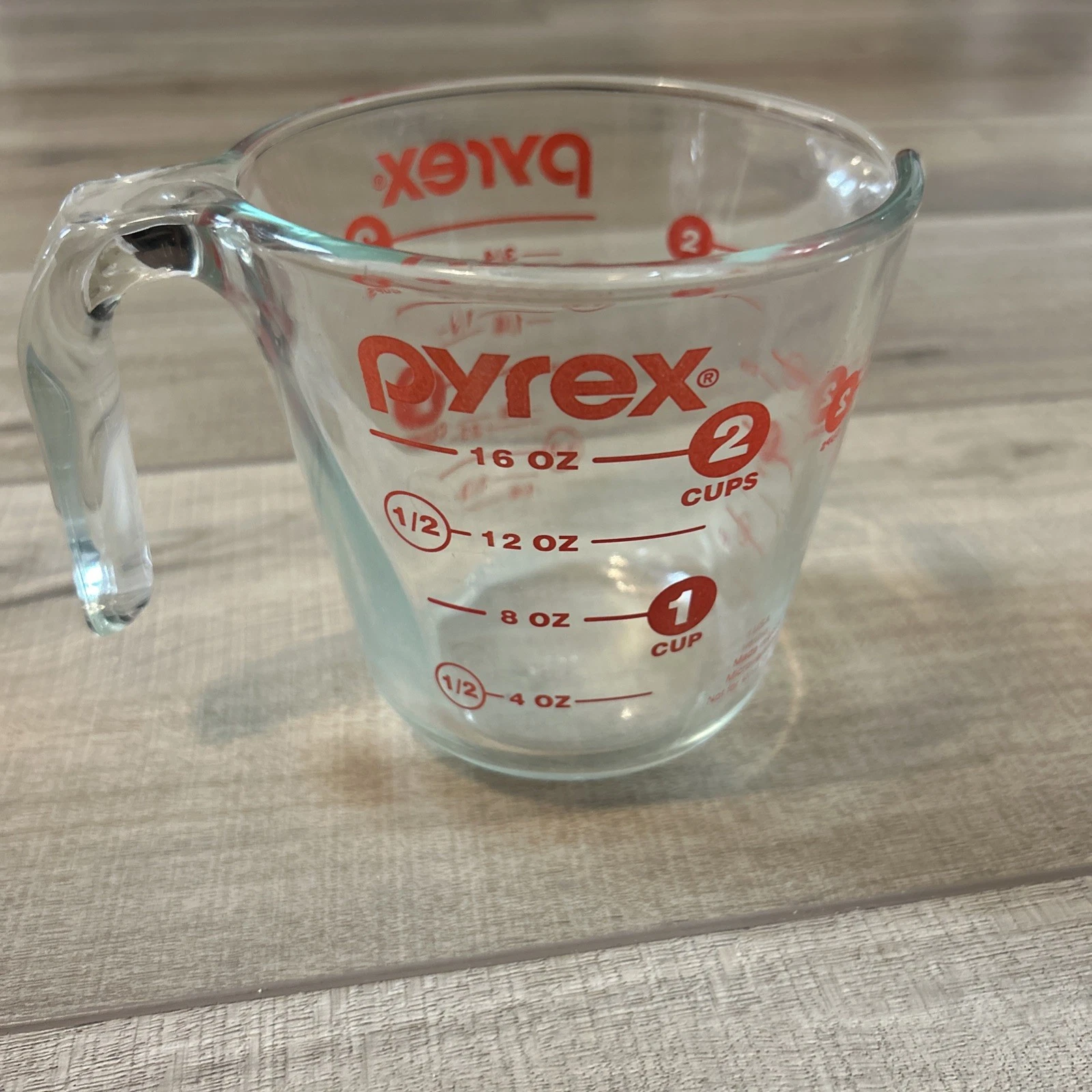 Vintage Pyrex #07 Measuring Cup 2 Cup- 16oz- 500ml Open Handle Red Lettering