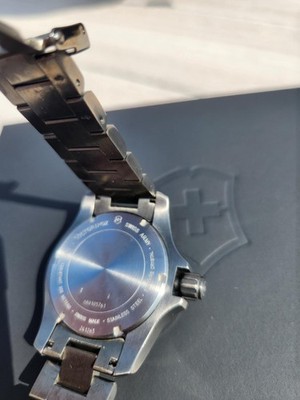 Victorinox Swiss Army Dive Master 500 Purple Dial Watch 241558