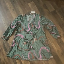 Nine West Women’s 2XL Green Abstract Chiffon Tunic Blouse V-Neck 3/4 Sleeve