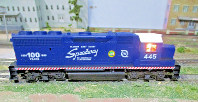 FEC 445 & 447  GP40-2's ATHEARN 2201 SPECIAL EDITION, BOTH UNITS POWERED, HO, DC