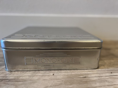Monopoly Game 70th Anniversary Edition Parker Brothers Silver Tin Box Completo - Foto 10 di 12