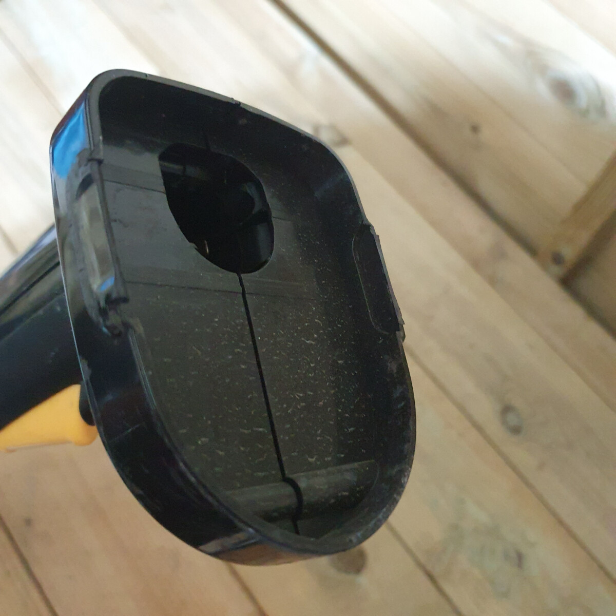 Gtech HT04 Black/Yellow 18Volt 160W Cordless Hedge Trimmer/Branch