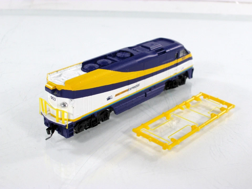 N Scale ***WEST COAST EXPRESS** F59PHI Locomotive #903, ATHEARN 10018, DCC Ready - Image 4 of 4