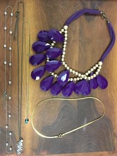 Lot of 5 costume jewelry women or teen necklaces set 2 