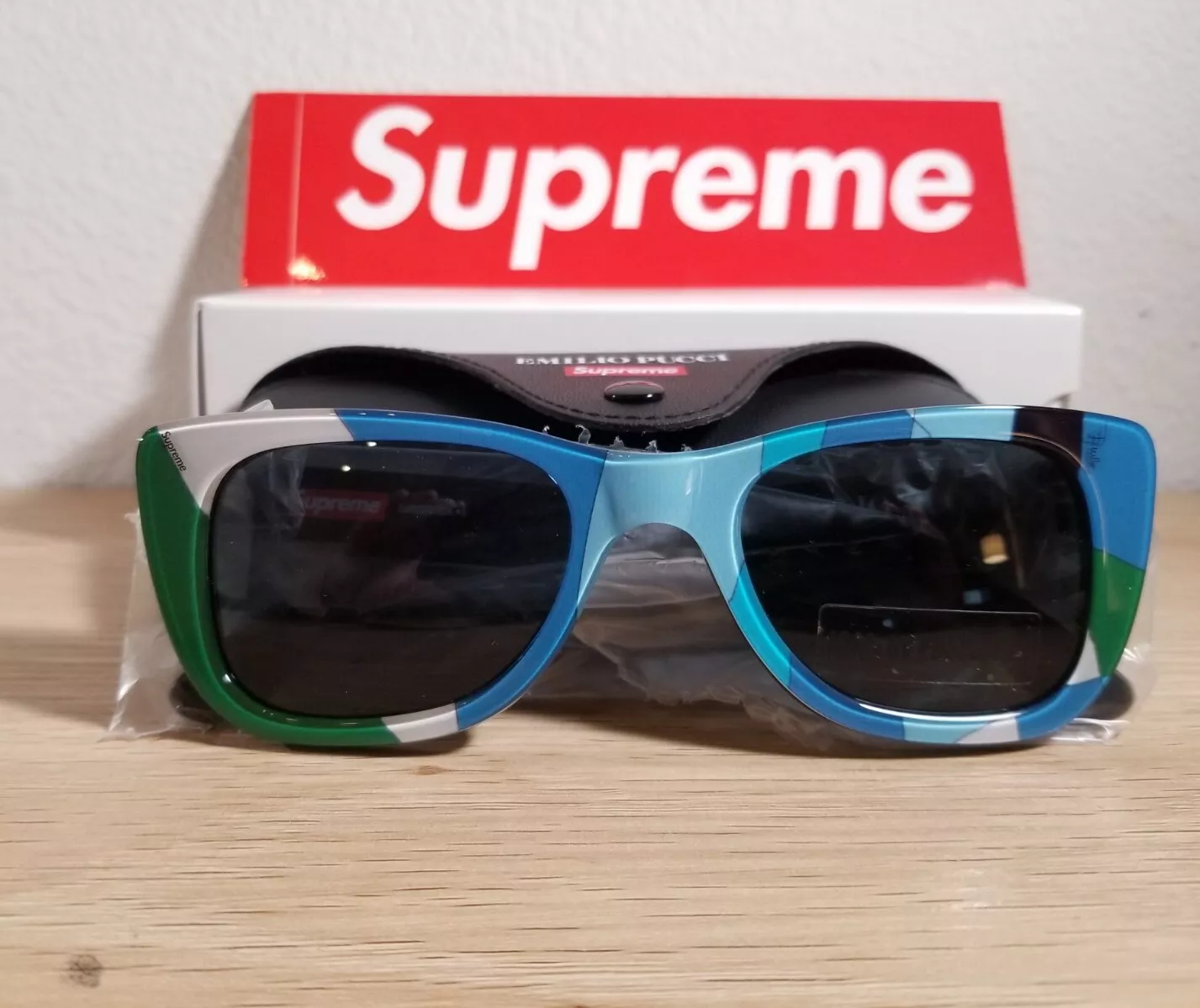 Lunettes de soleil chat Supreme Emilio Pucci bleu SS21 Supreme New York 2021 flambant neuves