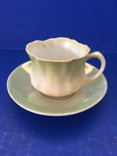 Cup GERMANY R.S. Prussia Demitasse green cup & Iridescent Green Saucer MINT