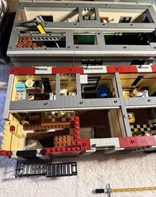 LEGO Ghostbusters Firehouse Headquarters 75837 and Ecto 1 21108