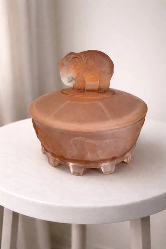 LE Smith Elephant Carousel Pink Satin Glass Covered Dish Depression Era 1930s