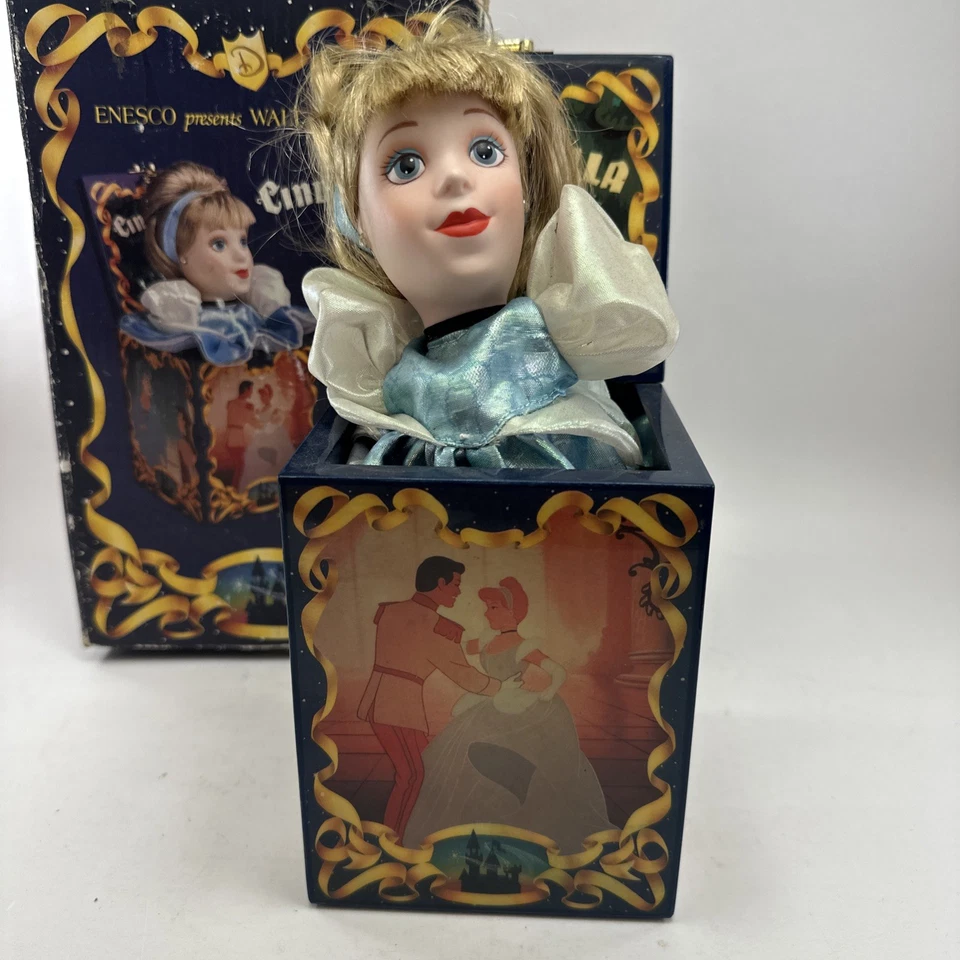 Jack-In-The-Box Musical Cenicienta Edición Limitada De Colección Enesco Disney En Caja Foto 2 de 4